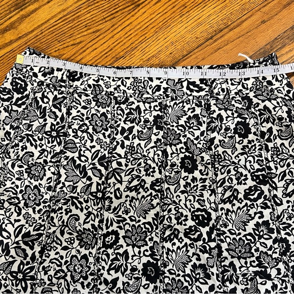 Gerard  Darel Flowy Midi Length Floral Black/White Skirt Sz S/M - Picture 8 of 9